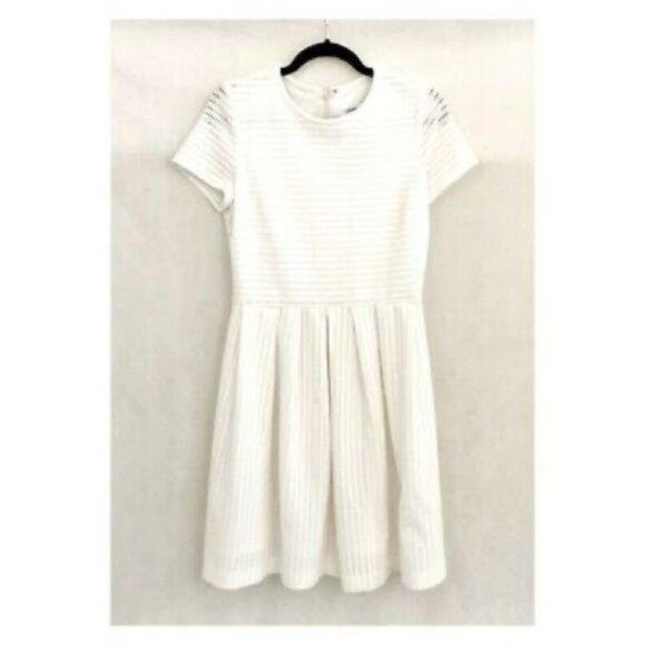 Calvin Klein Short Sleeve Round Neck Waffle Textured White Knit Flare Dress Sz 8 - Picture 7 of 9